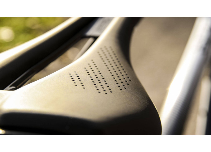 Sēdeklis BBB BSD-141 Echelon unisex melns