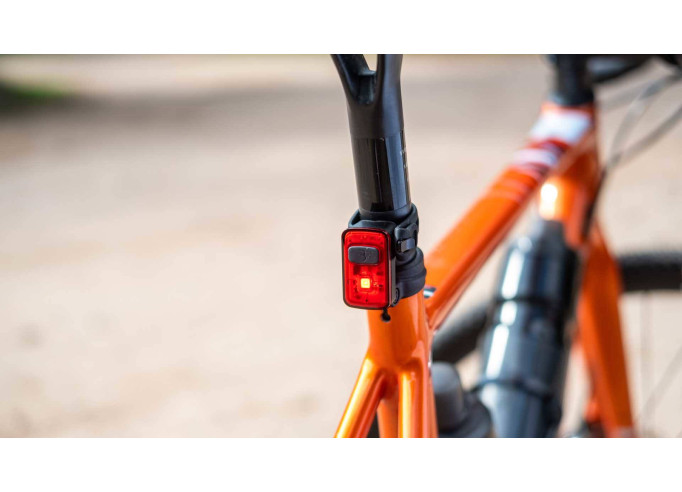 Aizmugurējā lampa BBB BLS-152D Spark 2.0 USB melna