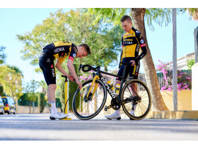 BBB BFP-27 AirSteel pastatoma pompa, yellow