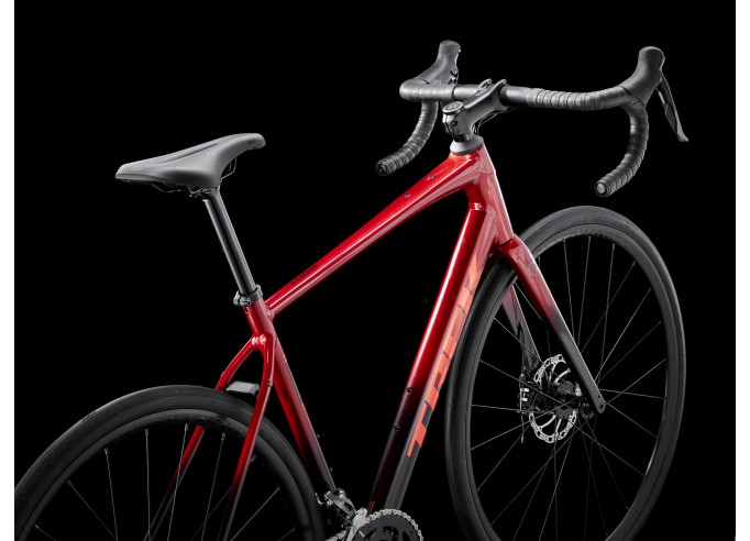 Road bike TREK Domane AL 2 Gen 4 Crimson to...
