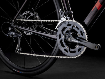 Road bike TREK Domane AL 2 Gen 4 Crimson to Dark Carmine Fade