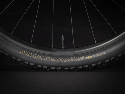 TREK Procaliber 6 Satin Trek Black/Lithium Grey