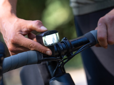 BBB BLS-143 Stud 33 priekinis žibintas, black