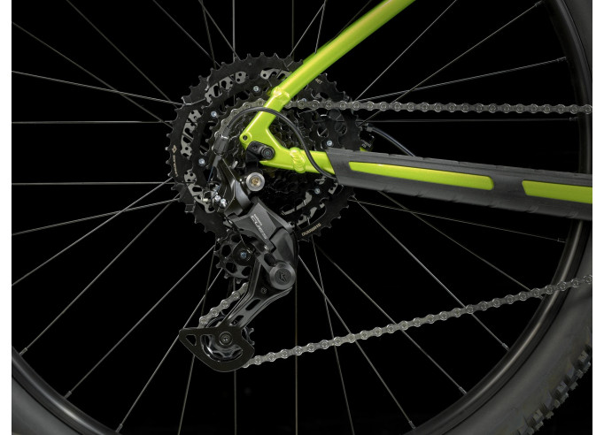 TREK Marlin 5 Gen 3 Power Surge kalnų dviratis