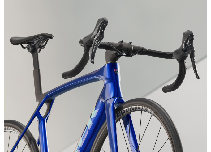 Road bike TREK Madone SL 5 Gen 8 Hex Blue