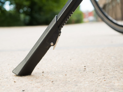 BBB BKS-08 UniKick clampmount matt black 26/29 inch atraminė kojelė