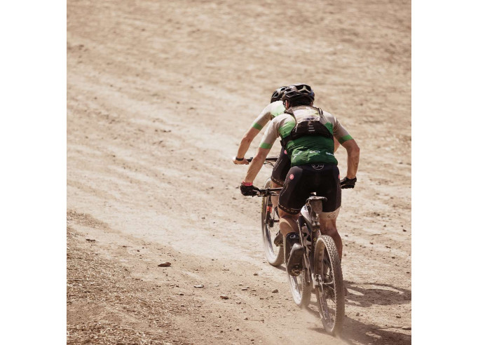 Hydration backpack USWE Outlander Bike 2L -...