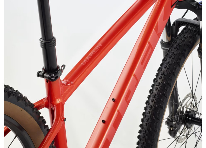 TREK Marlin 6 Gen 3 kalnų dviratis | Lava