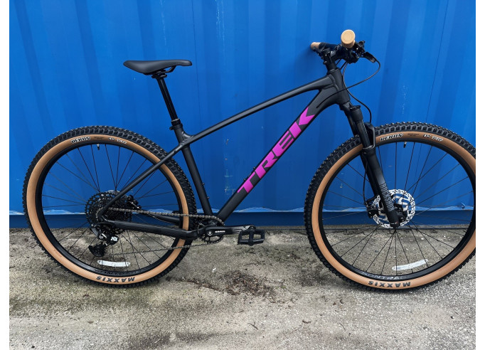 Kalnu velosipēds TREK Marlin 7 Gen 3 Matte Dark Web/Clear Gloss