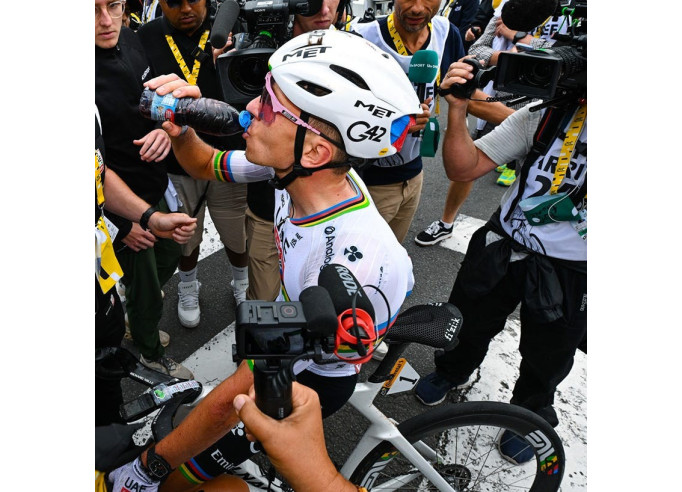 Dzēriens pēc slodzes Enervit MAGIC CHERRY 10x9g