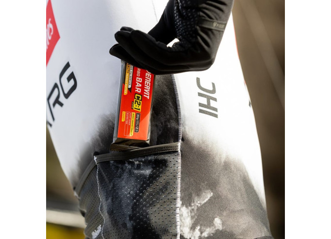 Ogļhidrātu batoniņš Enervit C2:1 Pro sāļā zemesriekstu sviesta garša