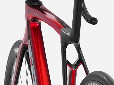 Maanteerattas TREK Madone SL 5 | Gloss Fury Red/Matte Deep Smoke