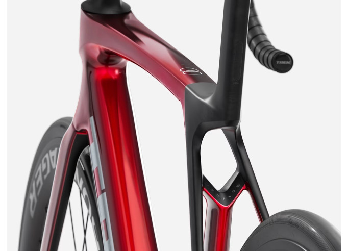 Maanteerattas TREK Madone SL 6 | Gloss Fury Red/Matte Deep Smoke