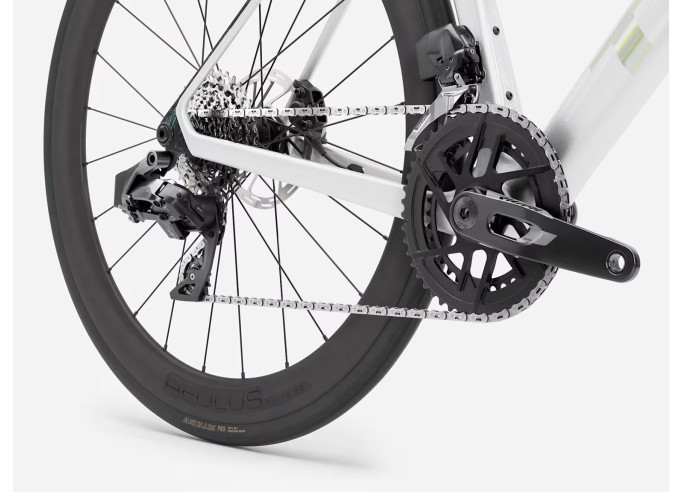 Šosejas velosipēds TREK Madone SL 6 AXS | Gloss Crystal White/Matte Deep Smoke