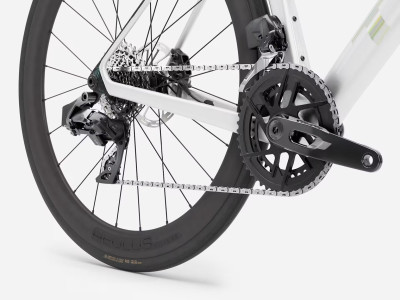 Road bike TREK Madone SL 6 AXS | Gloss Crystal White/Matte Deep Smoke