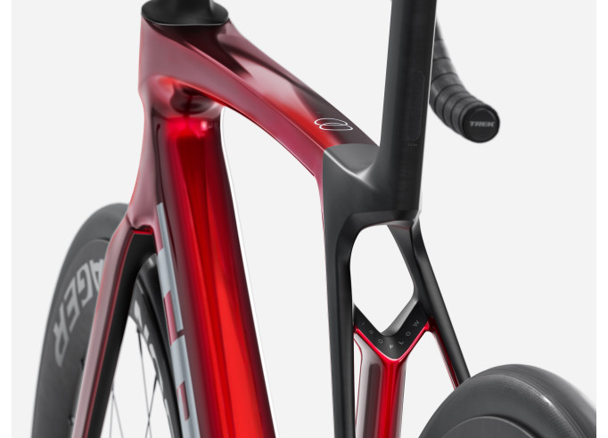 Maanteerattas TREK Madone SL 7 | Gloss Fury Red/Matte Deep Smoke