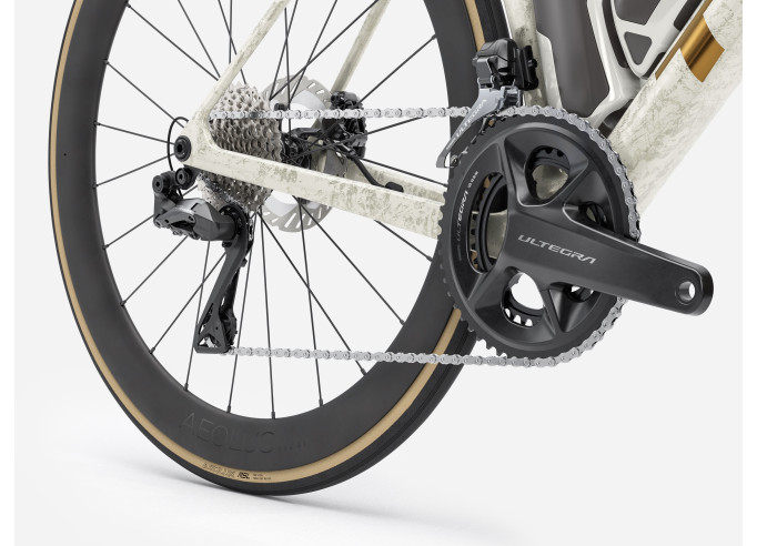 Road bike TREK Madone SLR 7 | Era White/Supernova Marble