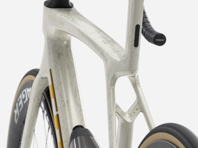 Šosejas velosipēds TREK Madone SLR 7 | Era White/Supernova Marble