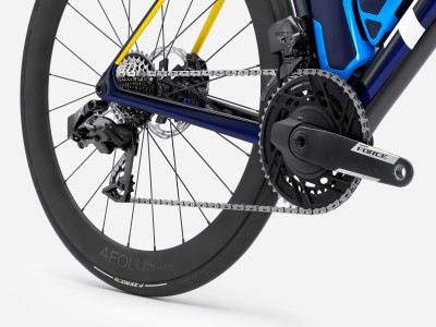 Road bike TREK Madone SLR 7 AXS | Team Replica