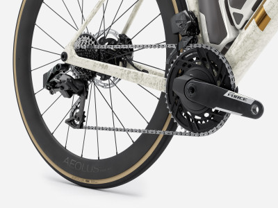 Maanteerattas TREK Madone SLR 7 AXS | Era White/Supernova Marble