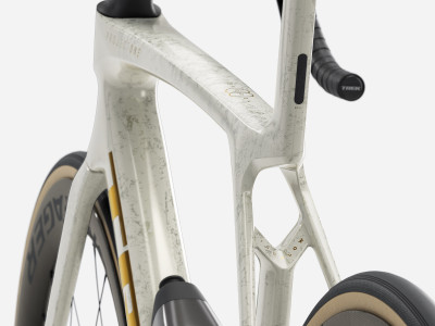 TREK Madone SLR 9 plento dviratis | Era White/Supernova Marble