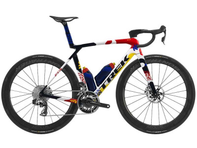 Road bike TREK Madone SLR 9 AXS | ICON Couler