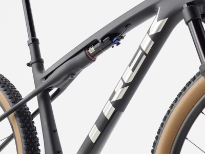 Kalnu velosipēds TREK Supercaliber SL 9.6 | Matte Carbon/Gloss Black Splatter