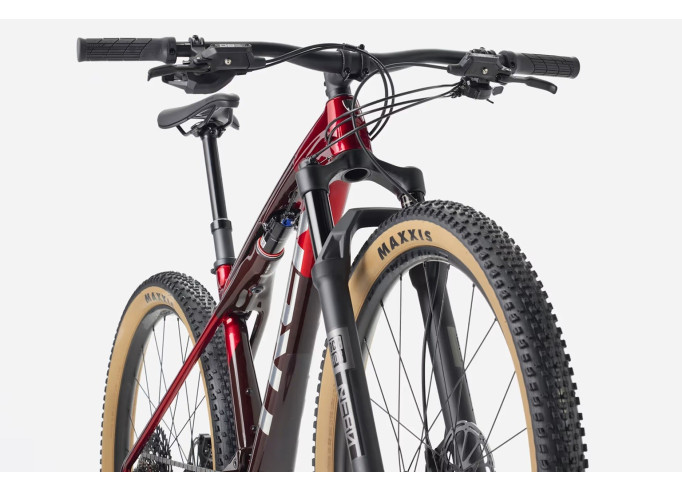 Maastikurattas TREK Supercaliber SL 9.6 | Fury Red/Carbon Red Smoke