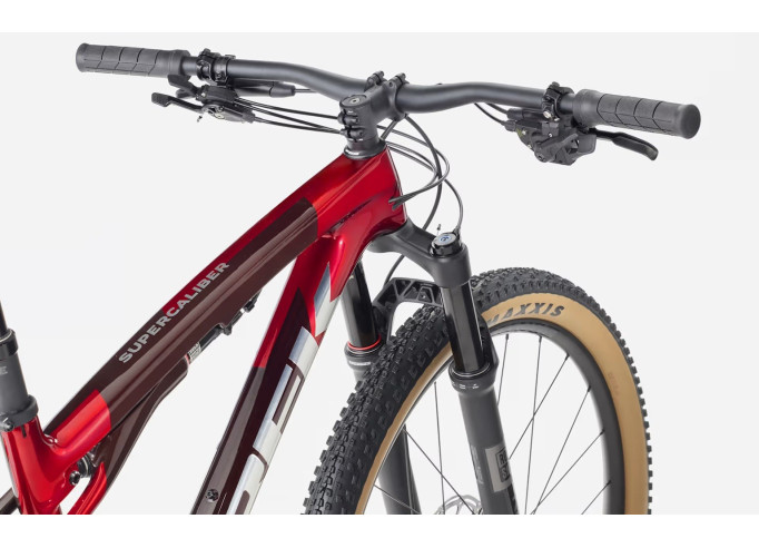 Maastikurattas TREK Supercaliber SL 9.6 | Fury Red/Carbon Red Smoke