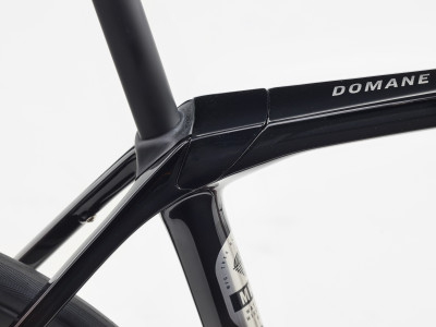 Road bike TREK Domane SL 6 Gen 4 | Dark Star to Bronze Age Fade