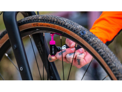 Muc-Off Road Inflator Kit co2