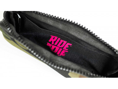 Essentials case Muc-Off