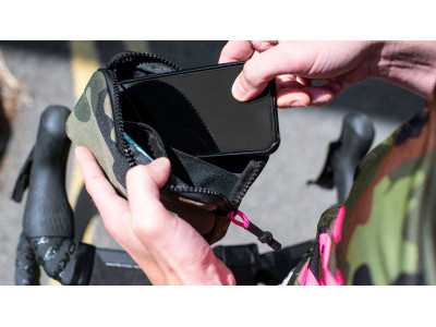 Essentials case Muc-Off