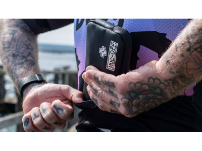 Rainproof Essentials Case Muc-Off